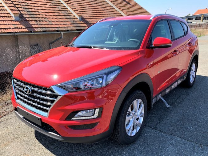 Hyundai Tucson, 1,6 GDi 97 kW (95 NAT) 6 st. man, barva červená