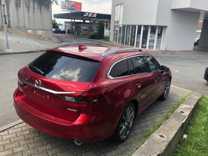 Mazda 6, 2.5i G 194K, barva červená