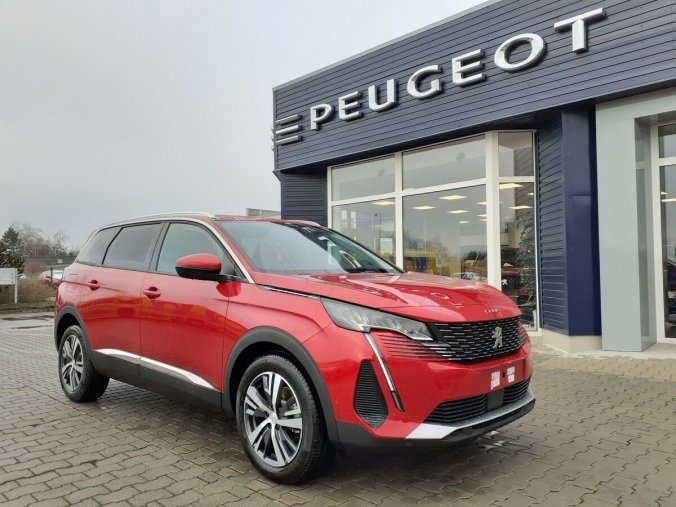 Peugeot 5008, Allure 1,5 BlueHDI 130k, barva červená