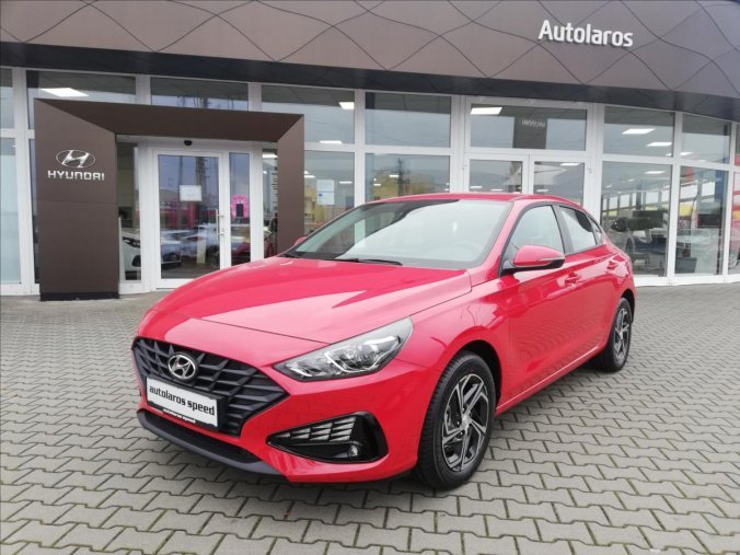 Hyundai i30, 1,0 T-GDI 88 kW (95 NAT) 6 st. man, barva červená