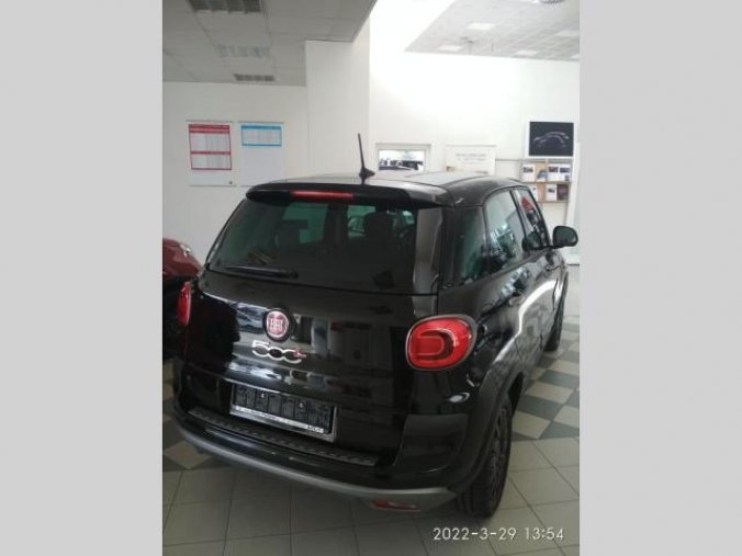 Fiat 500L, 1.4 16v 95k Connect, barva černá