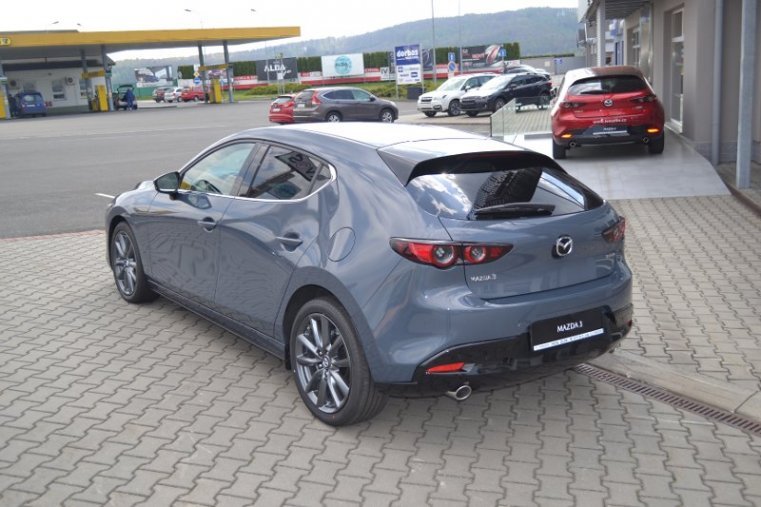 Mazda 3, Skyactiv G122, barva šedá