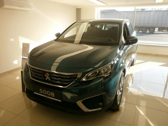 Peugeot 5008, ACTIVE 1.5 BlueHDi 130 MAN6, barva zelená