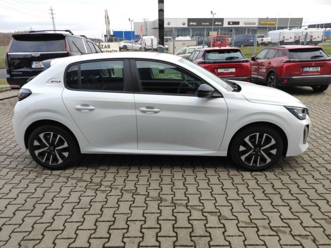 Peugeot 208, Peugeot 208 STYLE 1.2i 100k MAN6, barva bílá