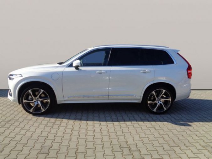 Volvo XC90, T8 TWIN ENGINE 2.0L 303 HP INS, barva bílá