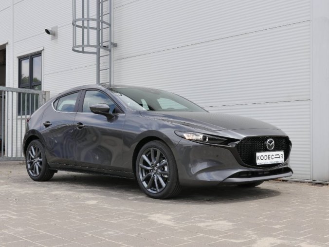 Mazda 3, Skyaktiv G122 MAN Plus, barva šedá