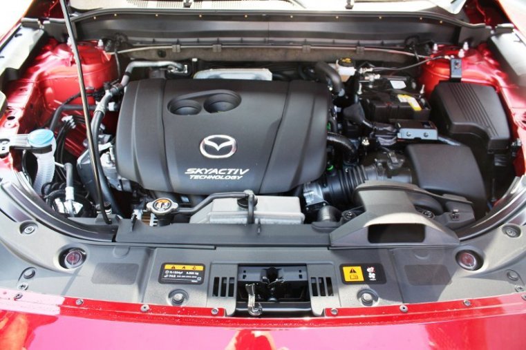 Mazda CX-5, SKYACTIV-G, barva červená