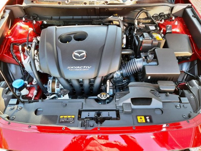 Mazda CX-3, Skyactiv-G, barva červená