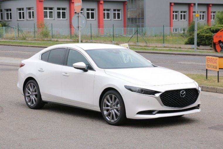 Mazda 3, 2,0 Skyactiv-G 122k, barva bílá