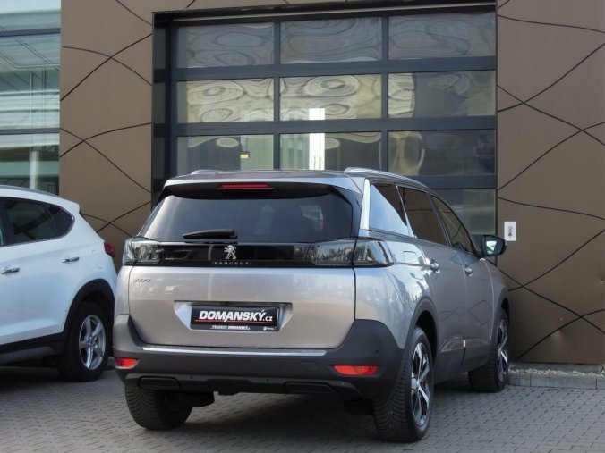 Peugeot 5008, Peugeot 5008 GT HYBRID 136 e-DCS6, barva šedá