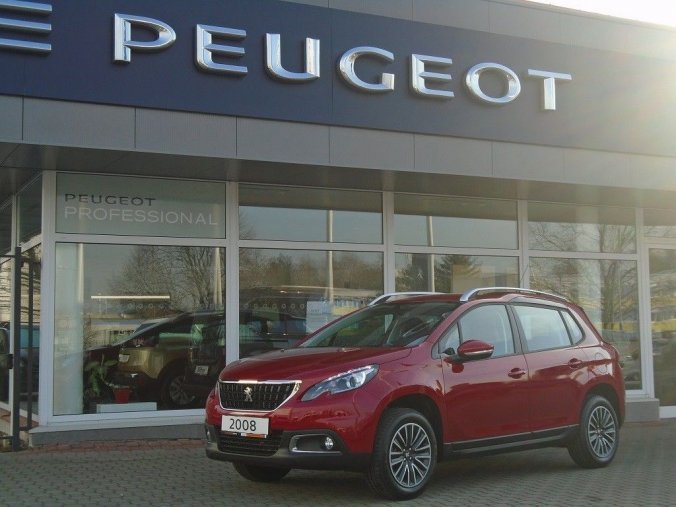 Peugeot 2008, ACTIVE S&S MAN6 1,2 PureTech, barva červená