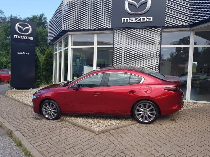 Mazda 3, Skyactiv-122, barva červená