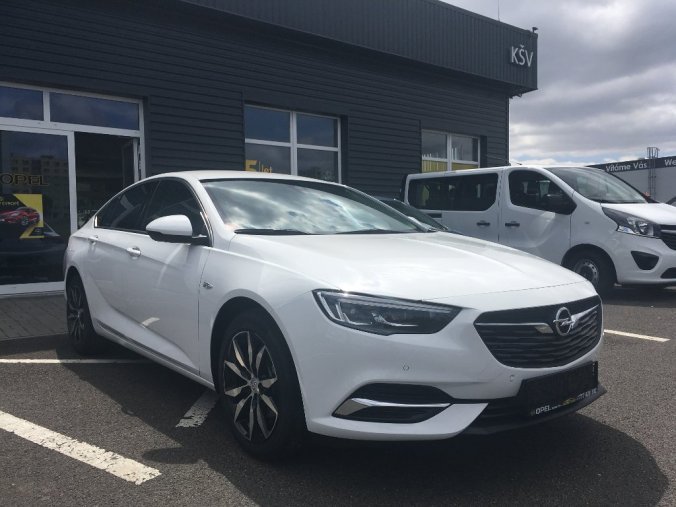 Opel Insignia, Grand Sport Dynamic 170k, barva bílá