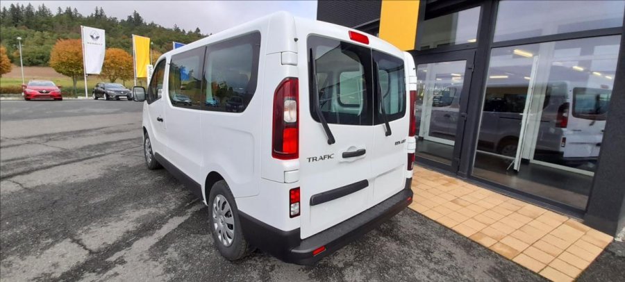 Renault Trafic, 2,0   L1P1 120k Combi Van, barva bílá