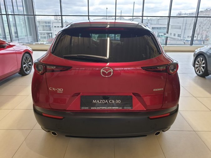 Mazda CX-30, Skyactiv-G 122, barva červená