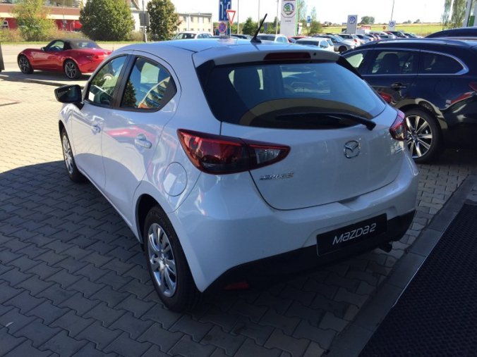 Mazda 2, 1,5 Skyactiv-G75, barva bílá