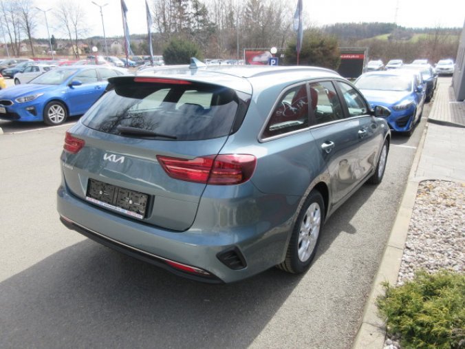 Kia Ceed, 1,5 T-GDi GPF 7DCT SPIN, barva šedá