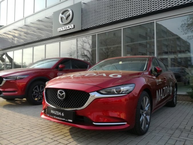 Mazda 6, 2,0i 121k, barva červená