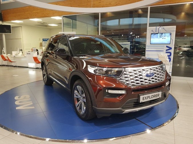 Ford Explorer, SUV, PLATINUM 5D 3,0 EcoBoost 336 kW / 457 k 10st. automatická, barva červená