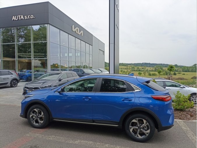 Kia XCeed, 1,5 T-GDi GPF 7DCT EXCLUSIVE, barva modrá