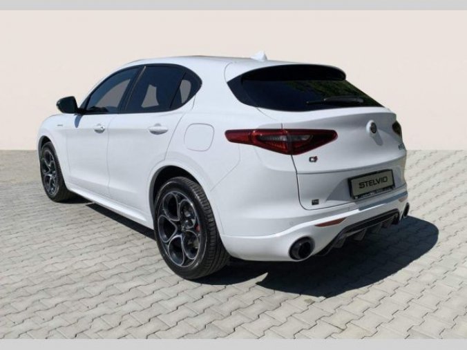 Alfa Romeo Stelvio, 2.0 Turbo 280k Q4 VELOCE, barva bílá