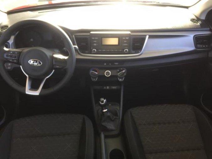 Kia Rio, 1,25 CVVT Comfort, barva červená