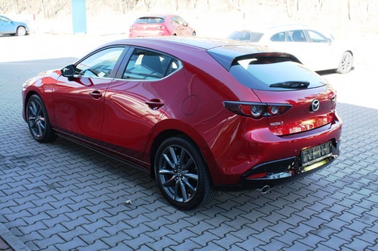 Mazda 3, SKYACTIV-G, barva červená