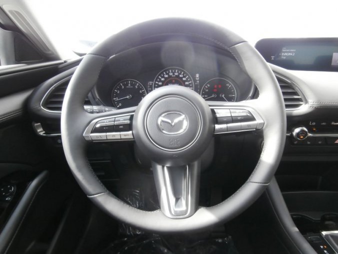 Mazda 3, Skyactiv X 181, barva šedá