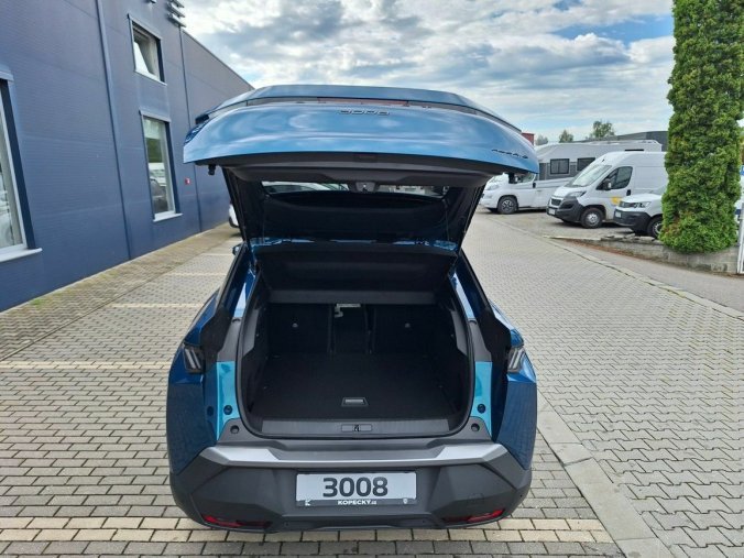 Peugeot 3008, Peugeot 3008 ALLURE Hybrid 136 e-DCS6, barva modrá