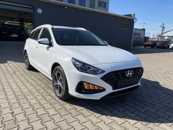 Hyundai i30, 1,5i CVVT 81 kW (95 NAT) 6 st. man, barva bílá