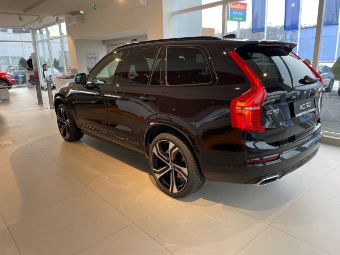 Volvo XC90, SUV, R-Design B5 Mild-Hybrid diesel, barva černá