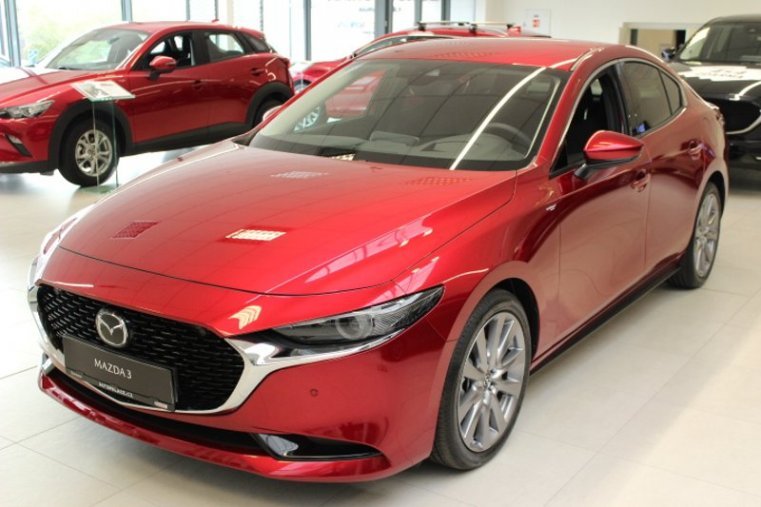 Mazda 3, 2,0 G122, barva červená