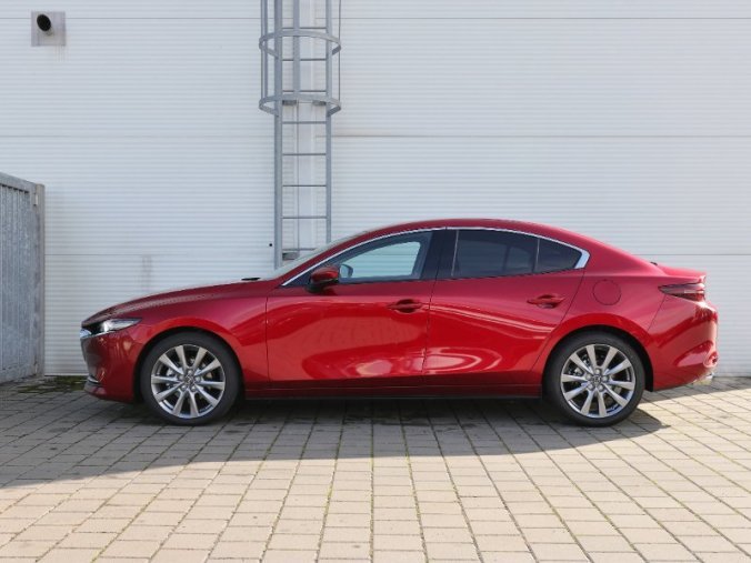 Mazda 3, 2,0 Skyactiv-X 180k/132kW MAN, barva červená