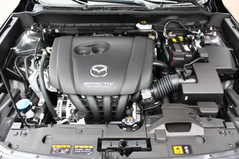 Mazda CX-3, SKYACTIV-G, barva šedá