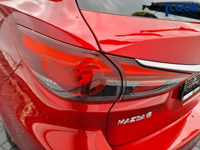 Mazda 6, 2,0i 165k, barva červená