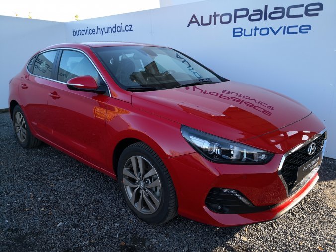 Hyundai i30, 1,0 T-GDI 88 kW (95 NAT) 6 st. man, barva červená