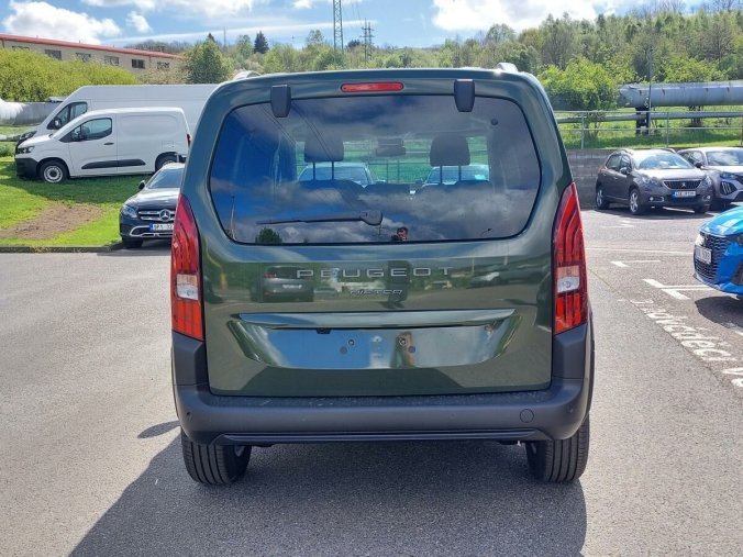 Peugeot Rifter, Peugeot Rifter ALLURE BlueHDi 130k MAN6 N1, barva zelená