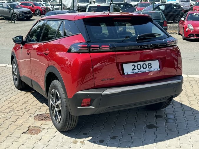 Peugeot 2008, Peugeot 2008 ACTIVE - IHNED K ODBĚRU, barva červená