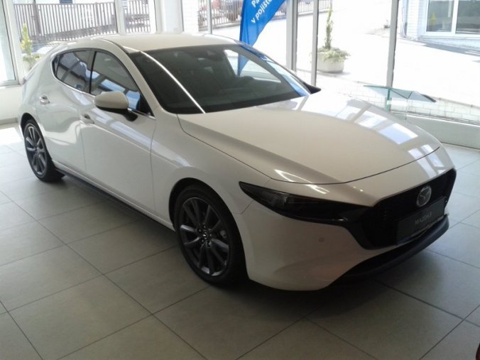 Mazda 3, 2,0i, barva bílá