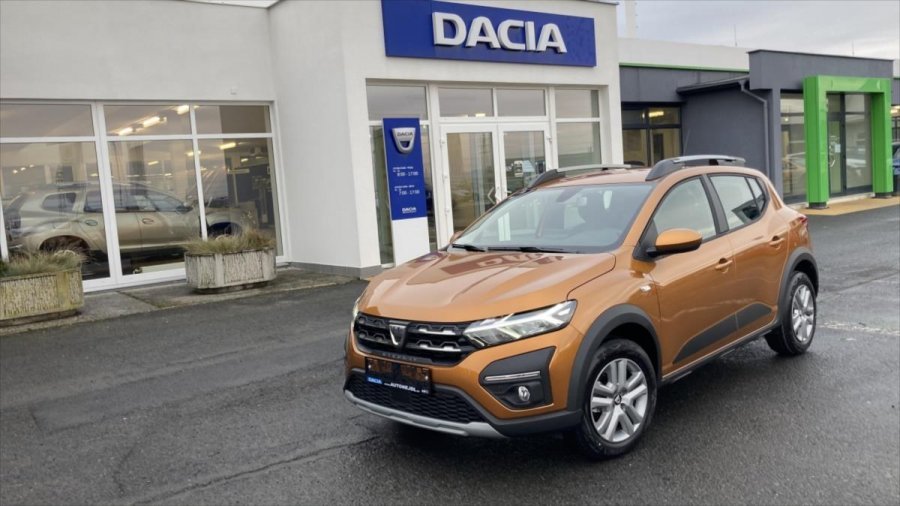 Dacia Sandero, Stepway Comfort TCe 90 SKLADEM, barva oranžová