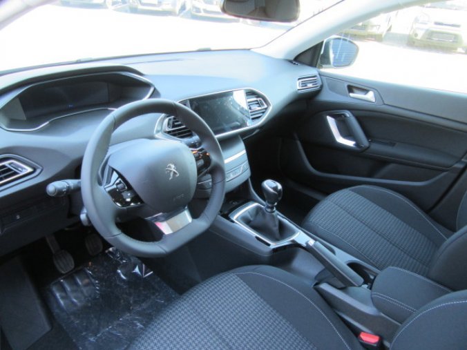 Peugeot 308, SW ACTIVE PACK 1.2 PureTech, barva bílá