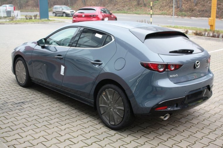 Mazda 3, SKYACTIV-X, barva šedá