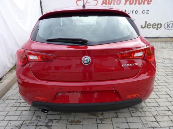 Alfa Romeo Giulietta, 1.4TBi 120PS Base model 2020, barva červená