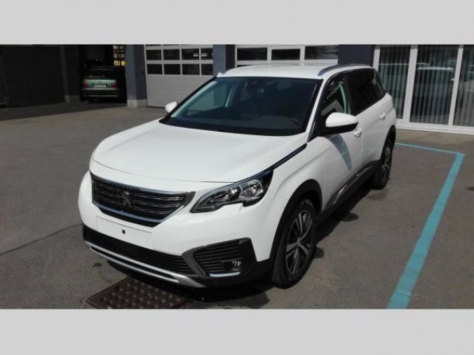 Peugeot 5008, ALLURE 1.2PureTech 130 MAN6, barva bílá