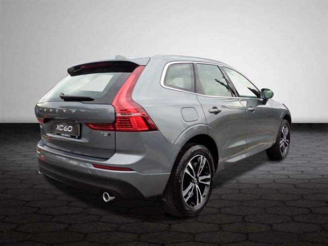 Volvo XC60, T5 2.0L 250 HP MOMENTUM PRO AT, barva šedá