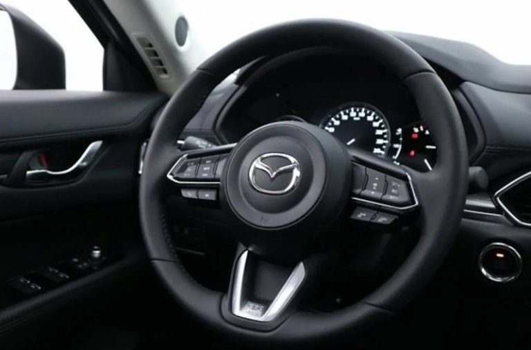 Mazda CX-5, 121kW (165k), barva šedá