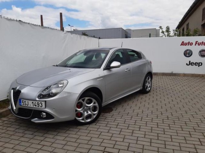 Alfa Romeo Giulietta, 1.4TBi 120PS Ti, barva stříbrná