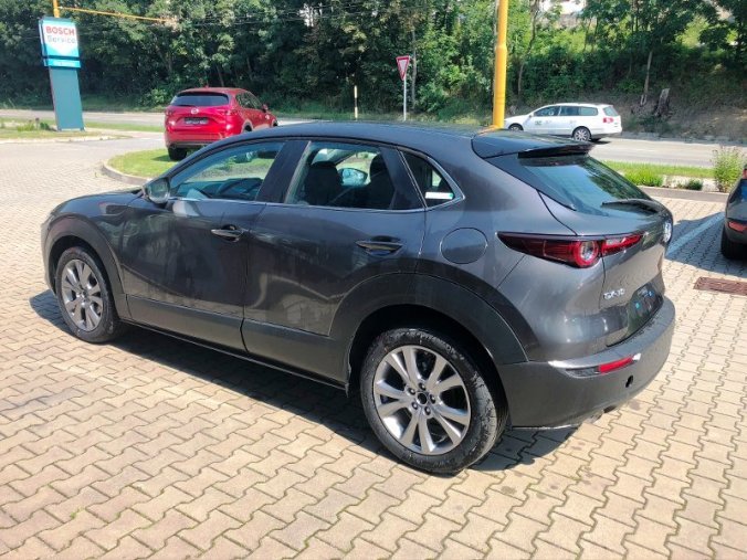 Mazda CX-30, SKYACTIV-G, barva šedá