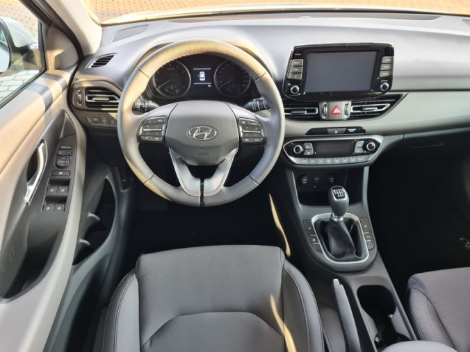 Hyundai i30, 1,5i 81 kW MT, barva bílá