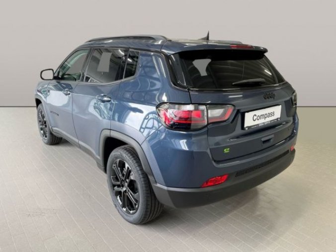 Jeep Compass, Night Eagle 1.5 e-Hybrid 130k, barva modrá